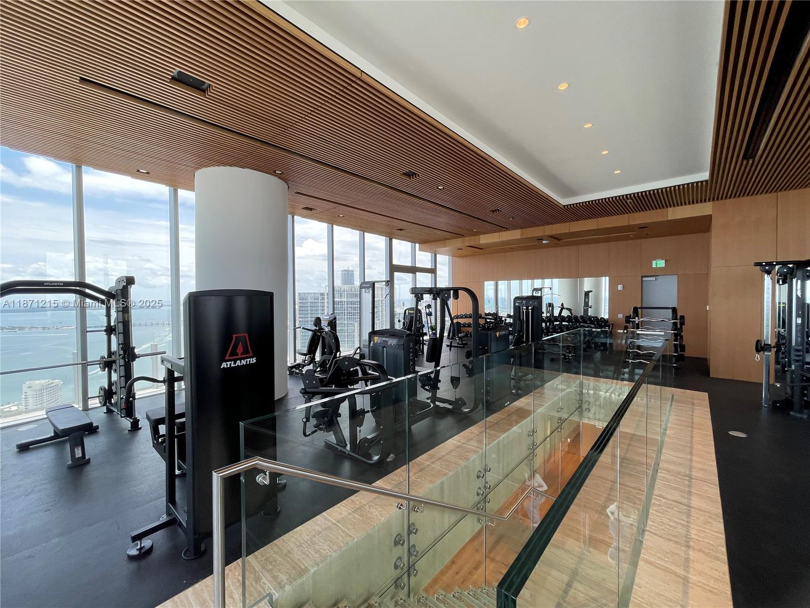 image Aston Martin Residences46