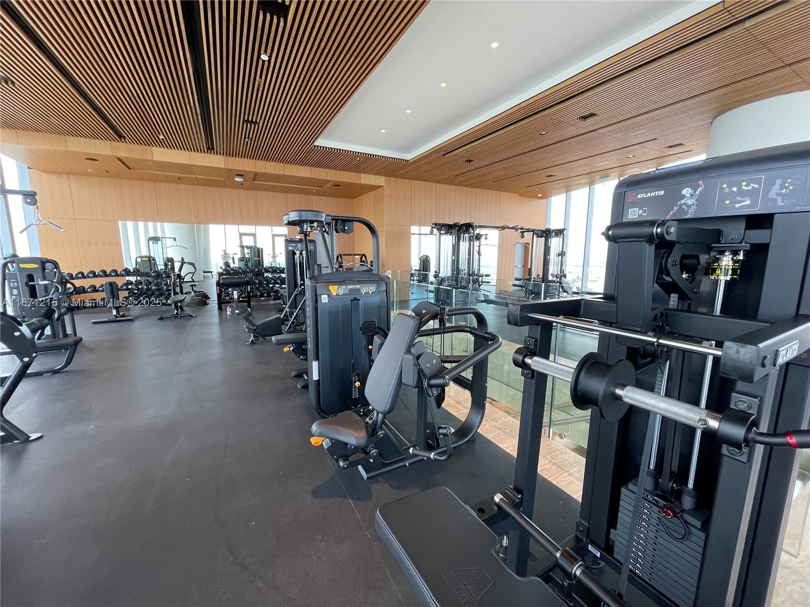 image Aston Martin Residences48