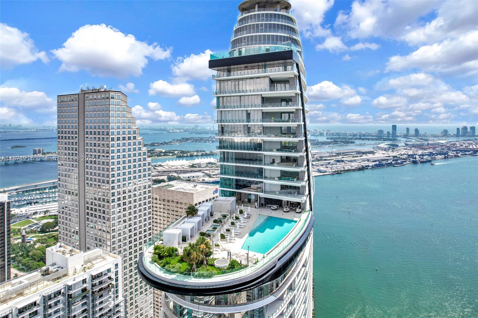 image Aston Martin Residences50