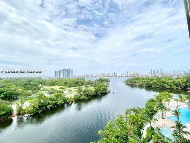 16385 Biscayne Blvd #1402