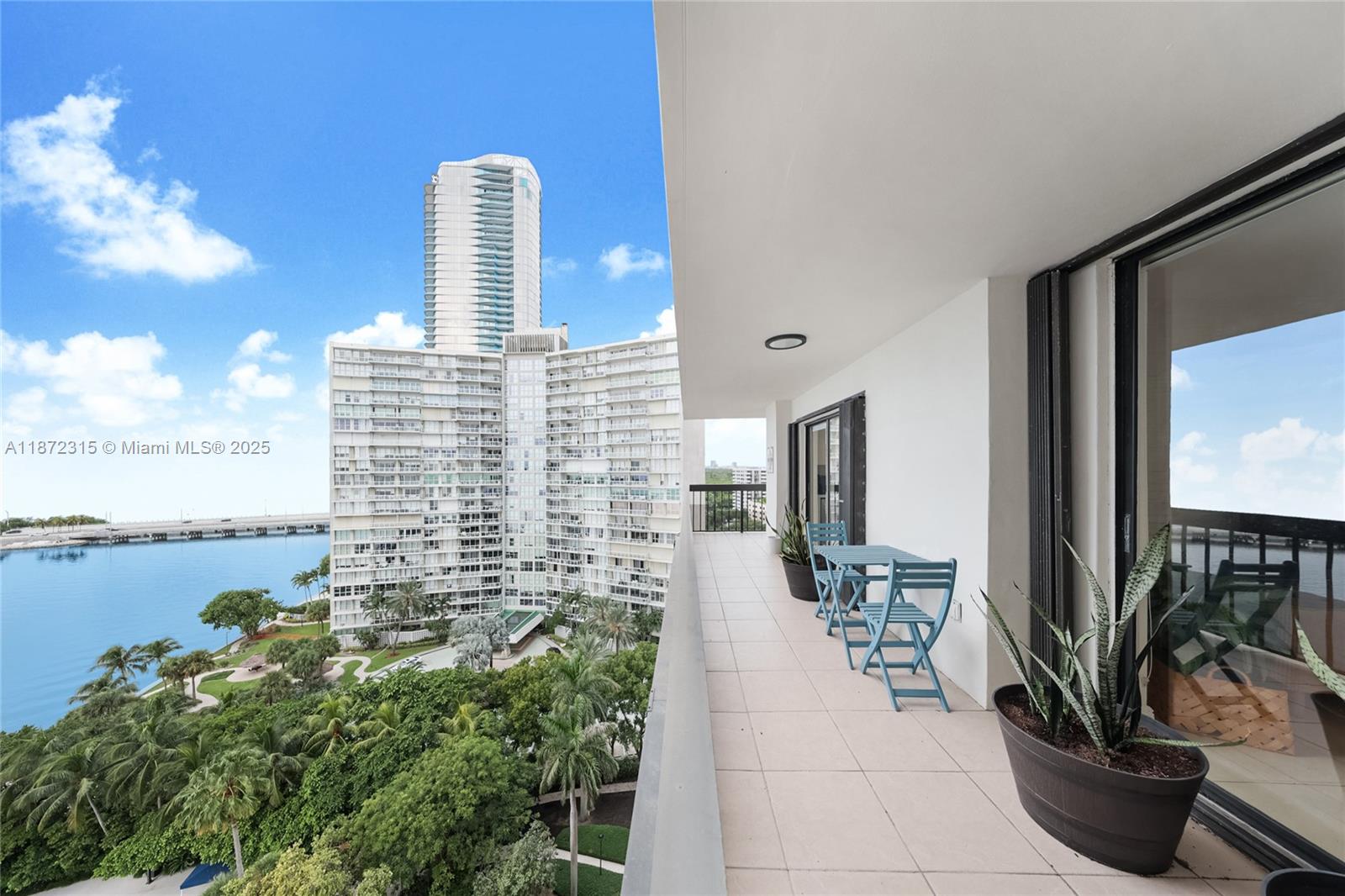 image Brickell Bay Club Condo11