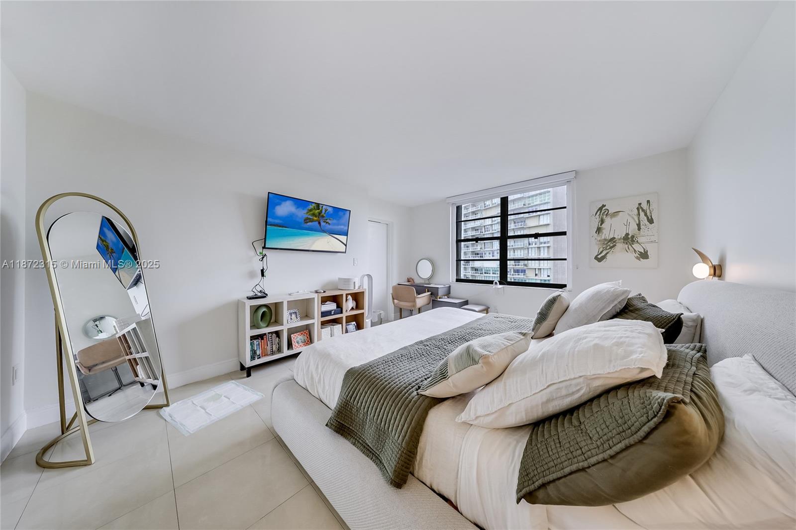 image Brickell Bay Club Condo14