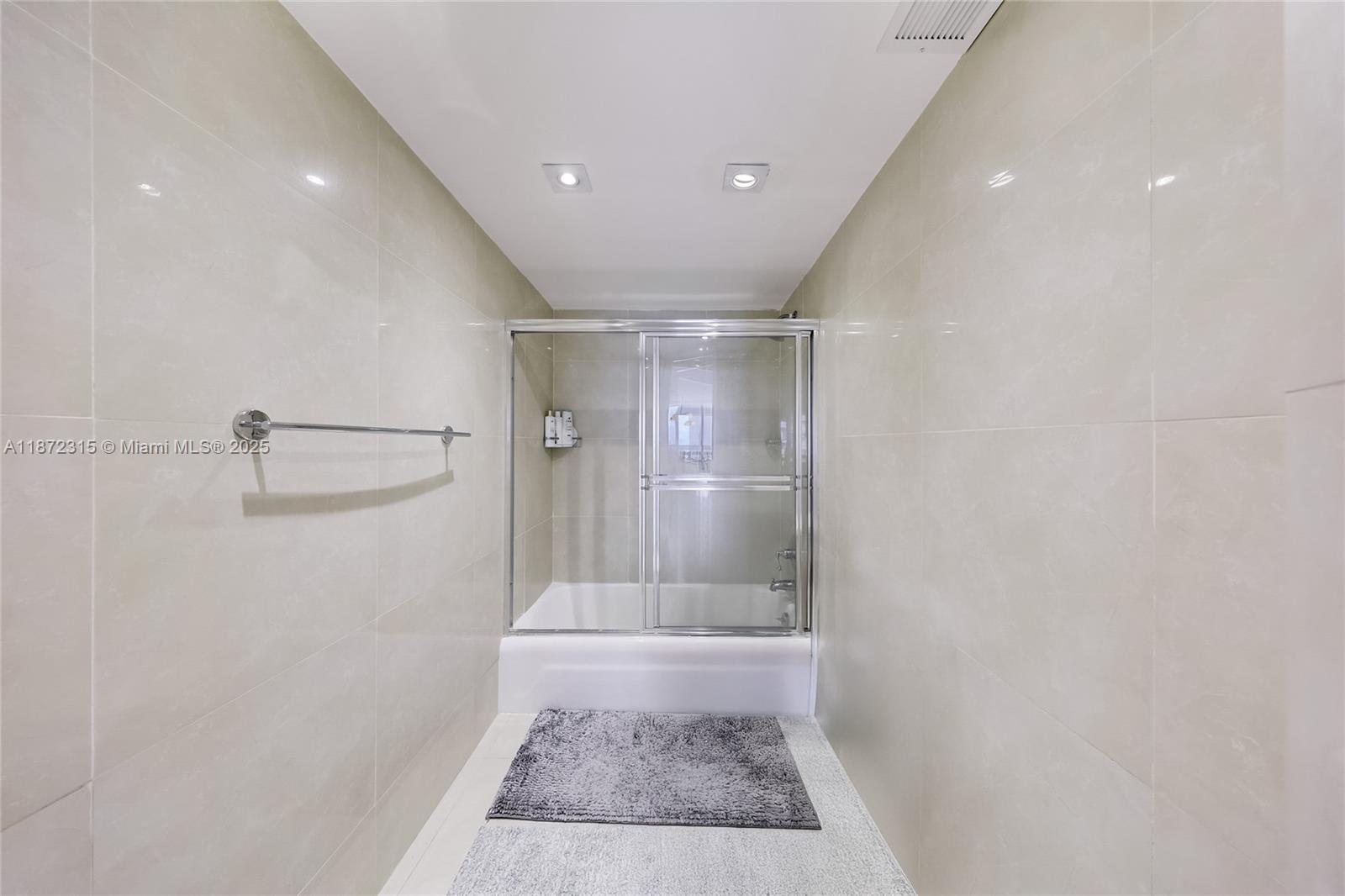 image Brickell Bay Club Condo19