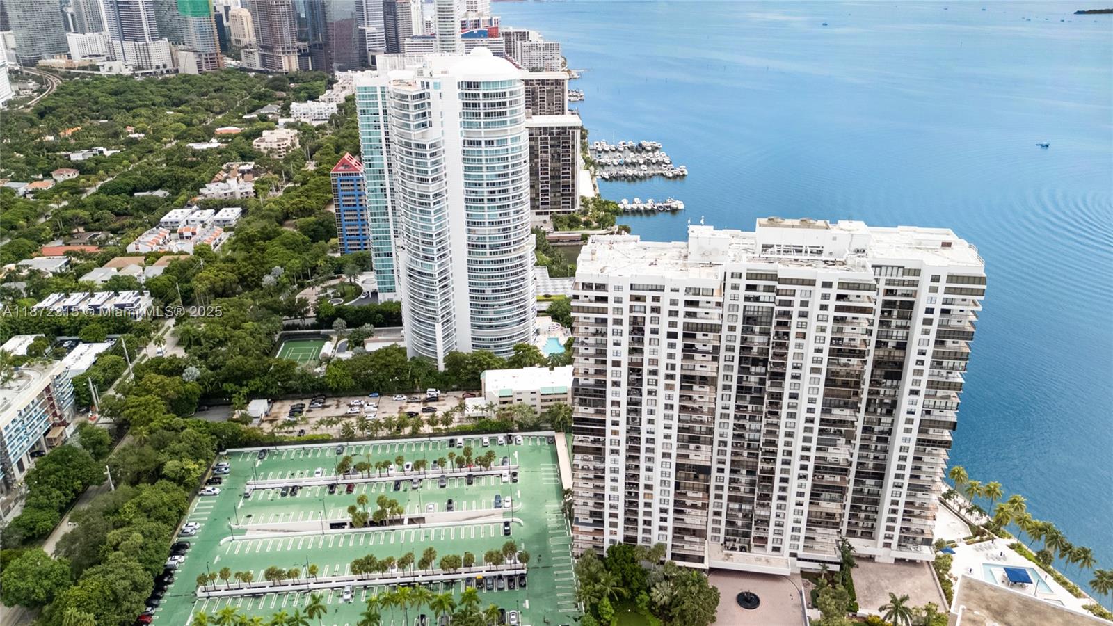image Brickell Bay Club Condo2