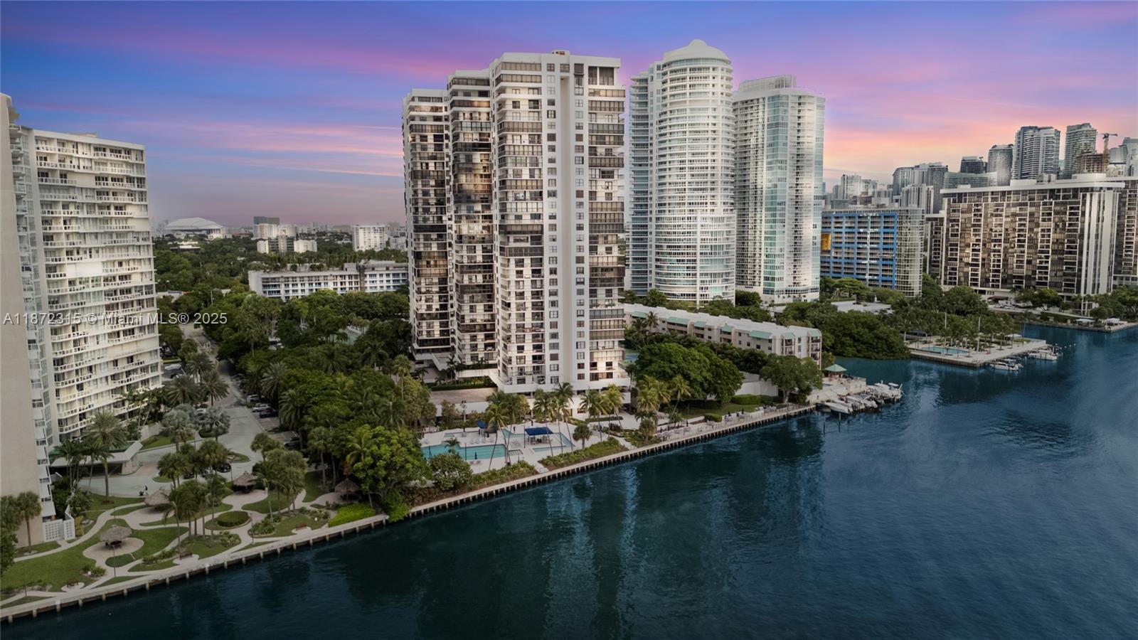 image Brickell Bay Club Condo30