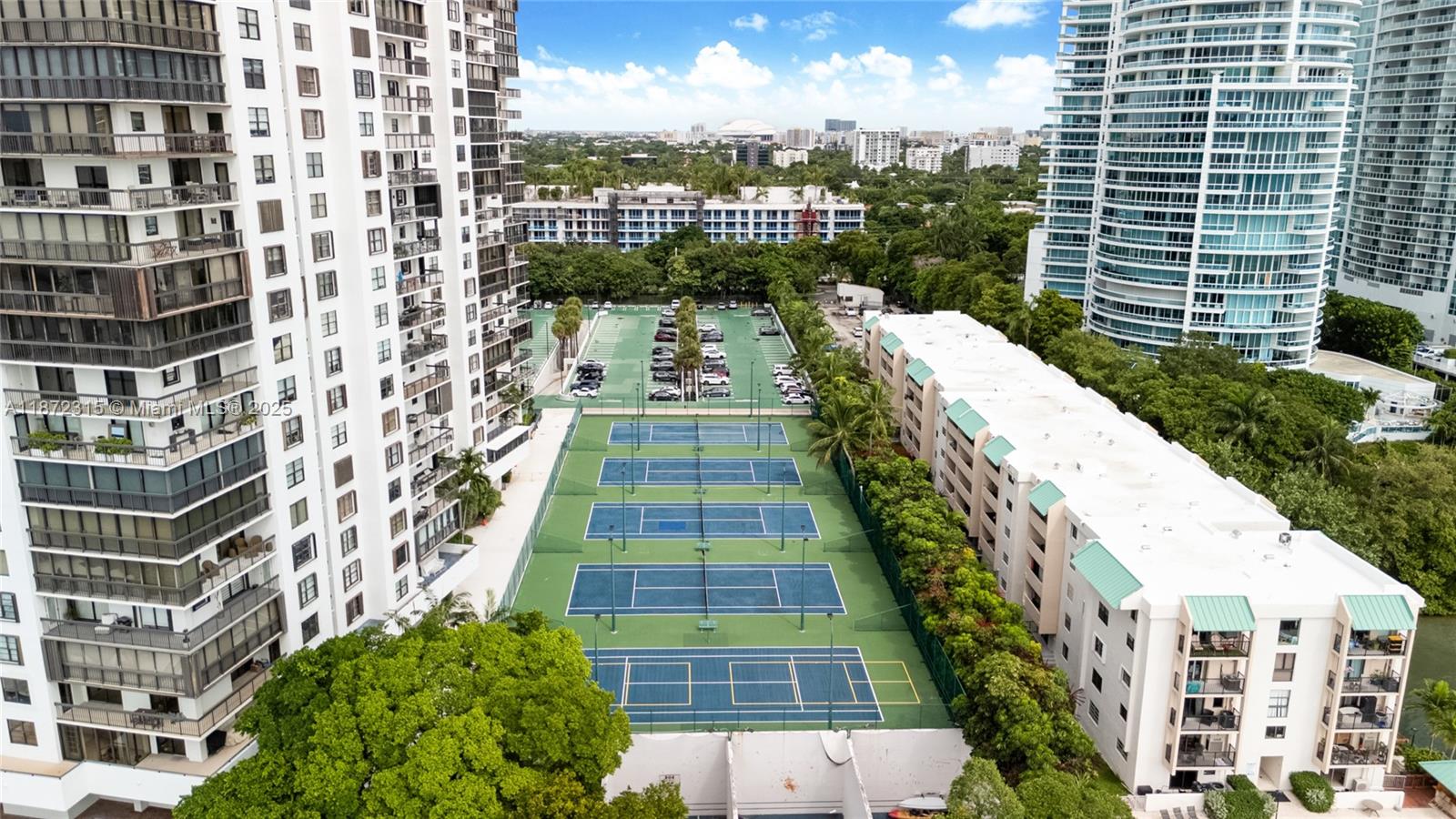 image Brickell Bay Club Condo4