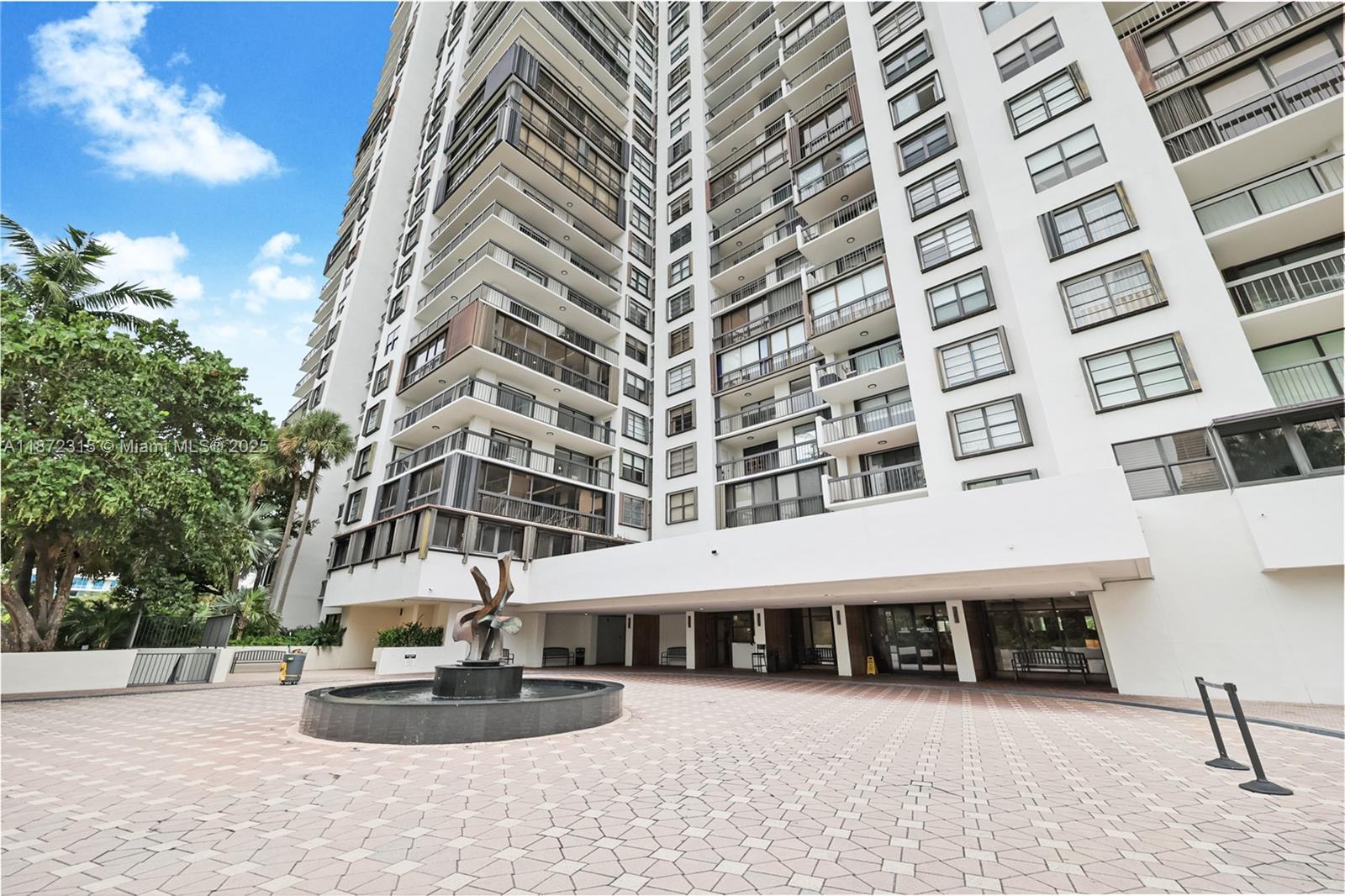 image Brickell Bay Club Condo5