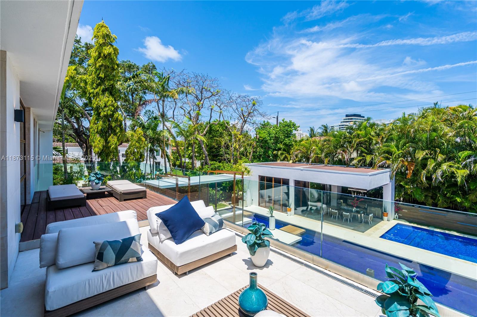 3009 Pine Tree Dr Miami Beach, FL 33140 3009 Pine Tree Dr Miami Beach, FL 33140