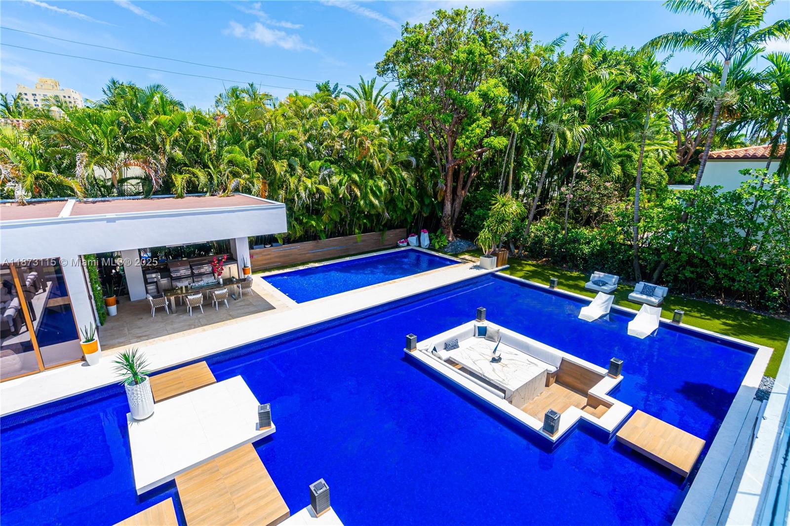 3009 Pine Tree Dr Miami Beach, FL 33140 3009 Pine Tree Dr Miami Beach, FL 33140