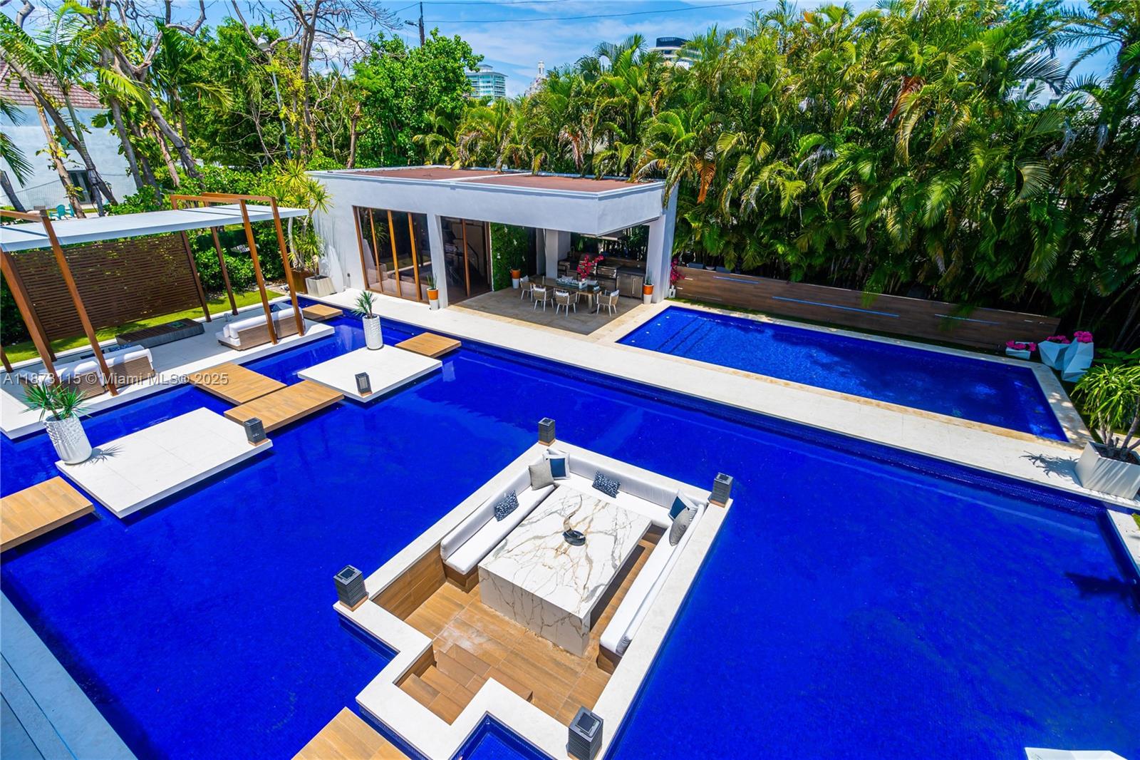 3009 Pine Tree Dr Miami Beach, FL 33140 3009 Pine Tree Dr Miami Beach, FL 33140