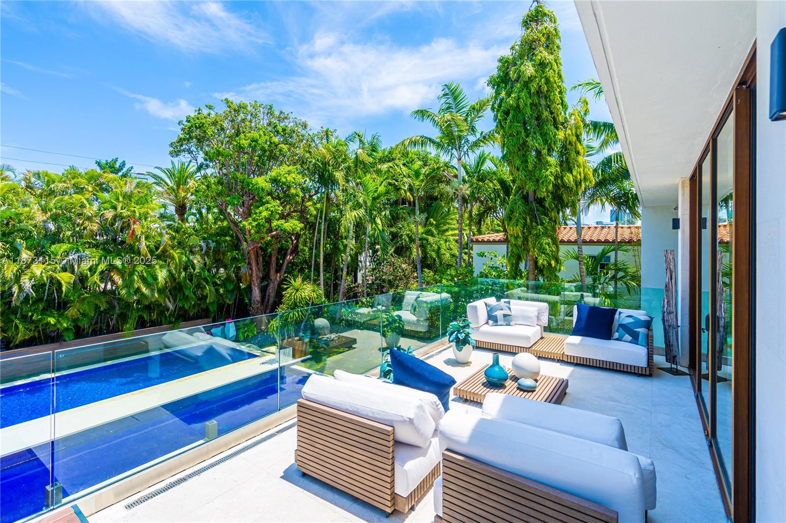 3009 Pine Tree Dr Miami Beach, FL 33140 3009 Pine Tree Dr Miami Beach, FL 33140
