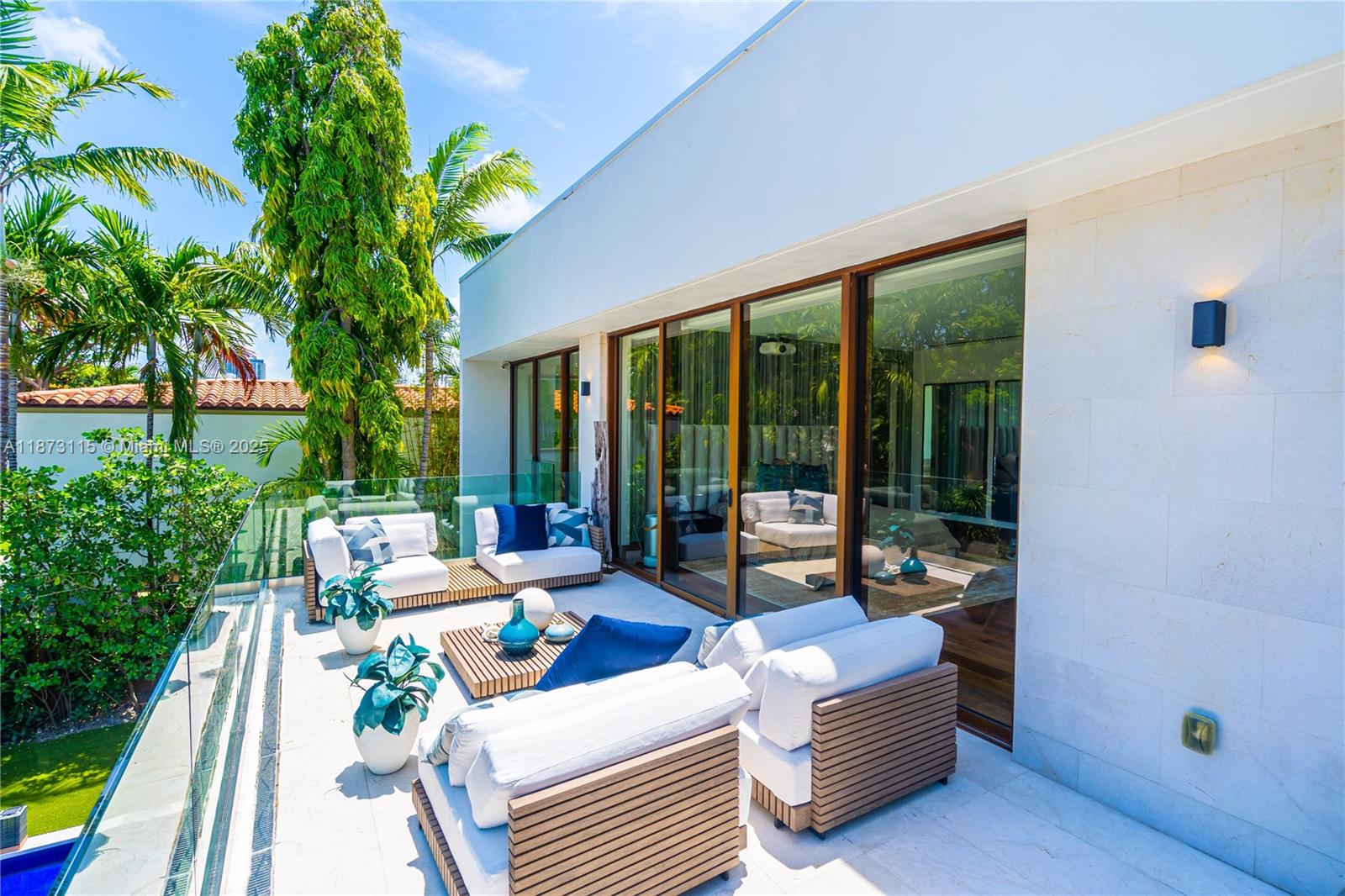 3009 Pine Tree Dr Miami Beach, FL 33140 3009 Pine Tree Dr Miami Beach, FL 33140