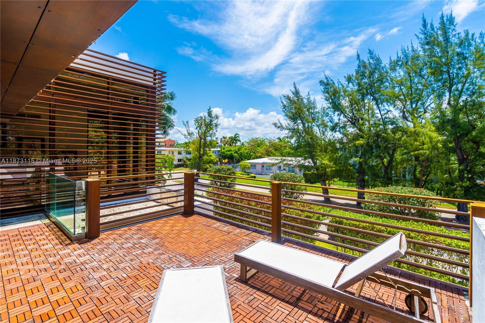 3009 Pine Tree Dr Miami Beach, FL 33140 3009 Pine Tree Dr Miami Beach, FL 33140