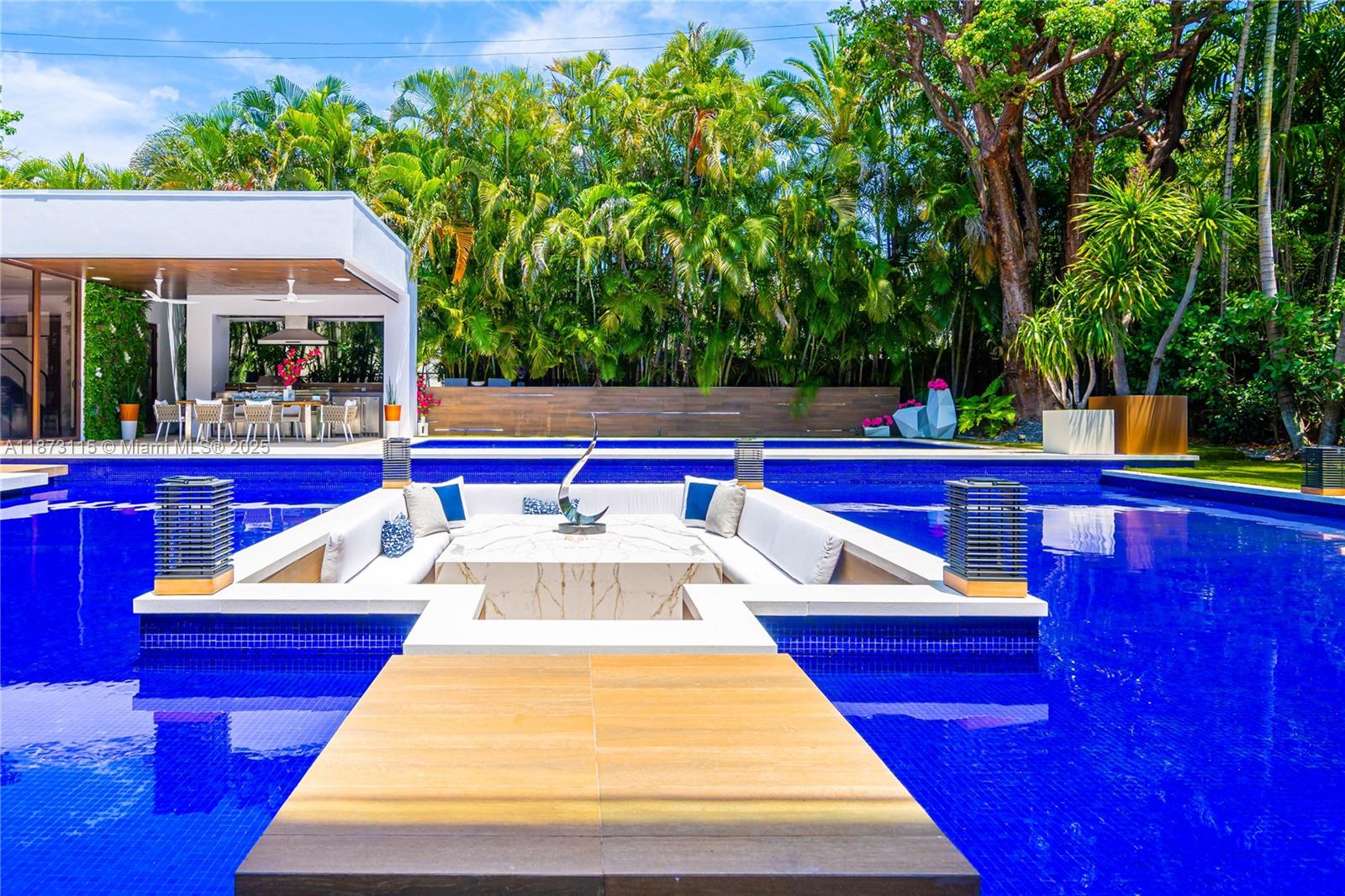 3009 Pine Tree Dr Miami Beach, FL 33140 3009 Pine Tree Dr Miami Beach, FL 33140