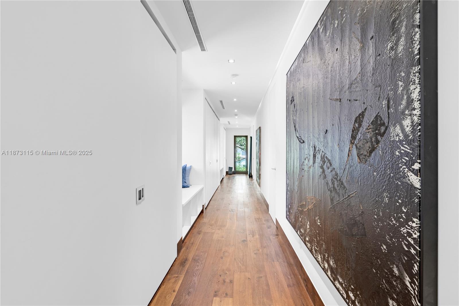 3009 Pine Tree Dr Miami Beach, FL 33140 3009 Pine Tree Dr Miami Beach, FL 33140