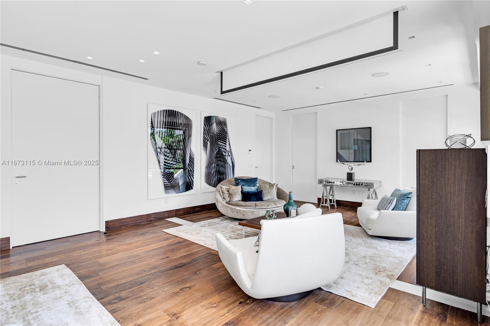 3009 Pine Tree Dr Miami Beach, FL 33140 3009 Pine Tree Dr Miami Beach, FL 33140