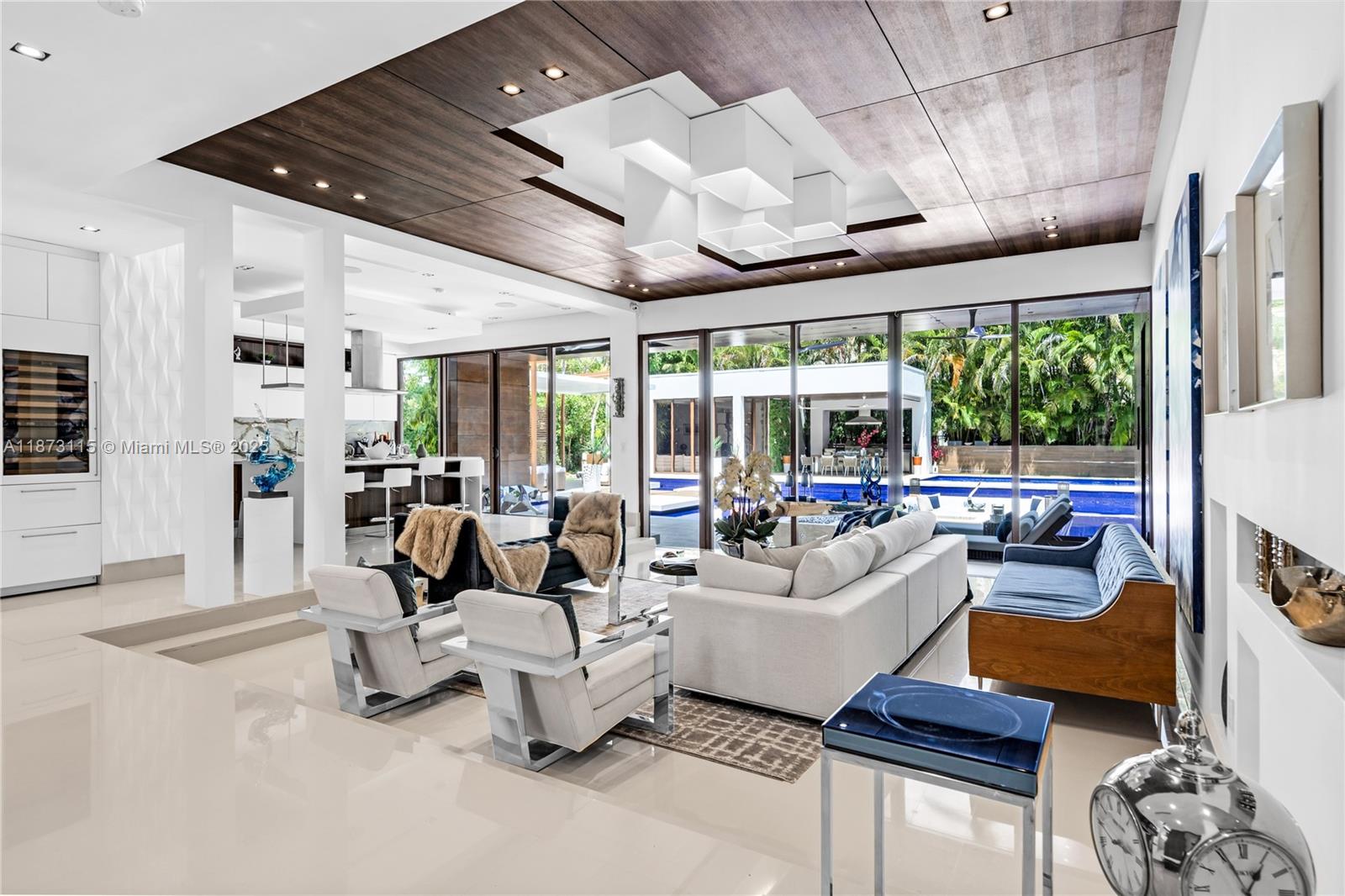 3009 Pine Tree Dr Miami Beach, FL 33140 3009 Pine Tree Dr Miami Beach, FL 33140