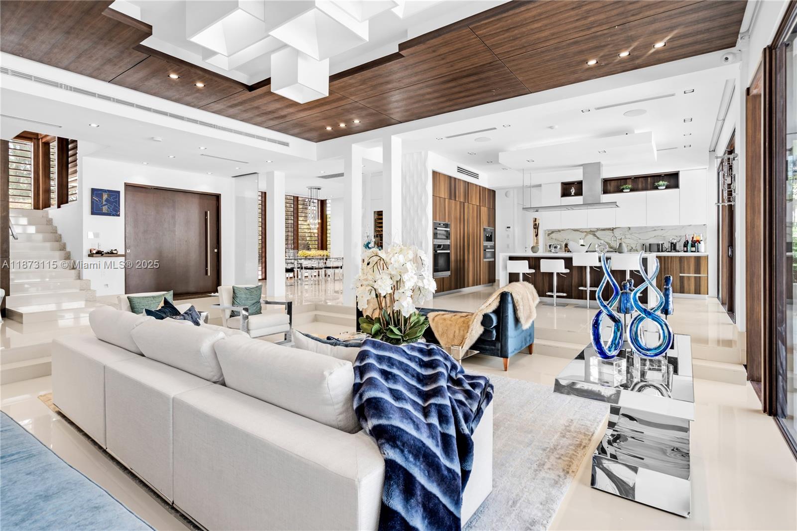 3009 Pine Tree Dr Miami Beach, FL 33140 3009 Pine Tree Dr Miami Beach, FL 33140