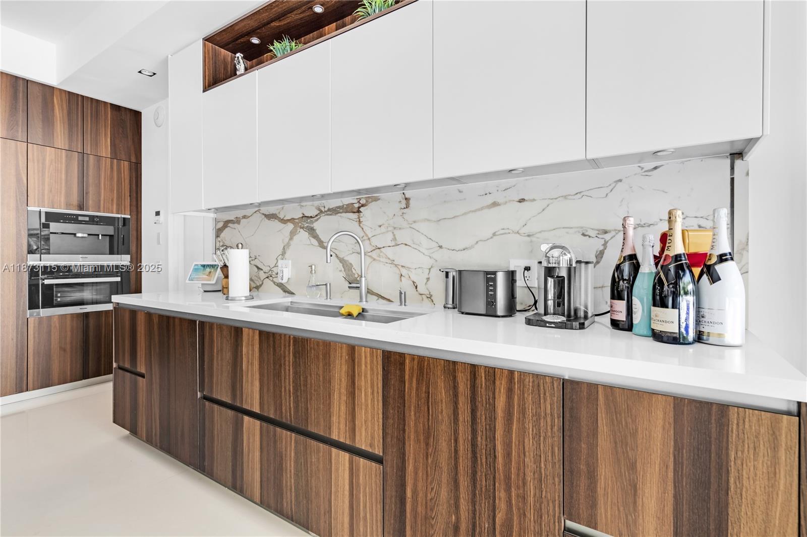 3009 Pine Tree Dr Miami Beach, FL 33140 3009 Pine Tree Dr Miami Beach, FL 33140