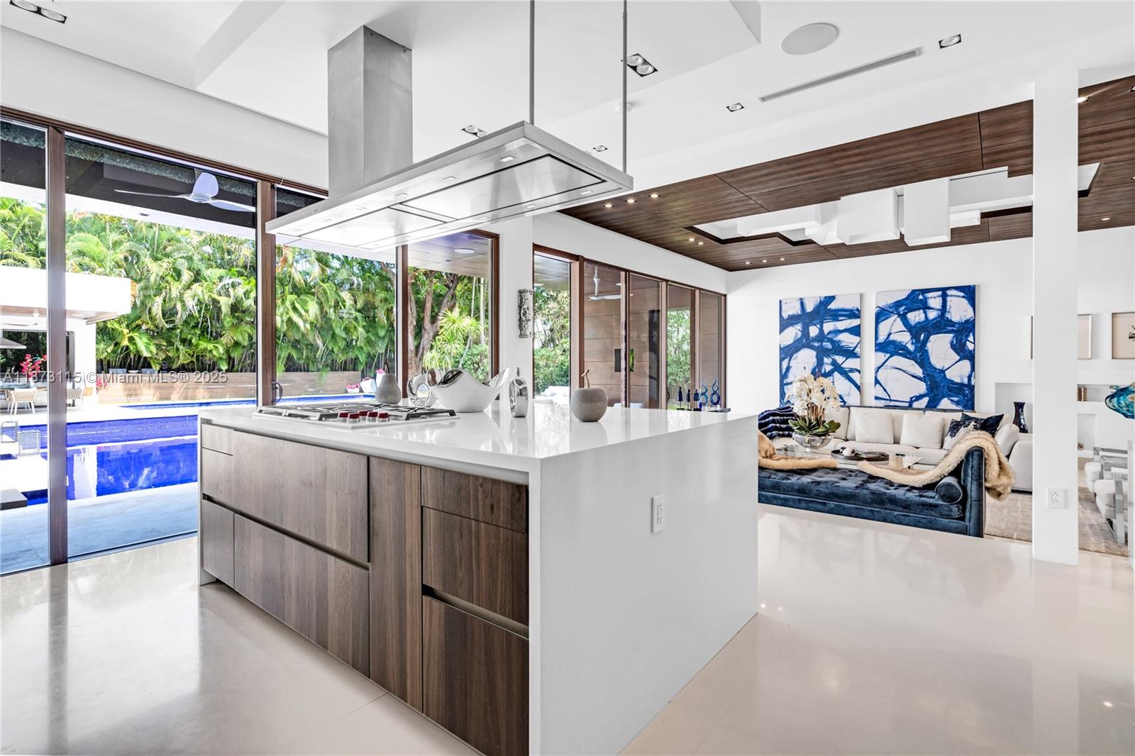 3009 Pine Tree Dr Miami Beach, FL 33140 3009 Pine Tree Dr Miami Beach, FL 33140