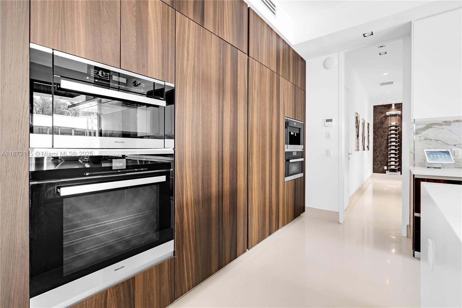 3009 Pine Tree Dr Miami Beach, FL 33140 3009 Pine Tree Dr Miami Beach, FL 33140