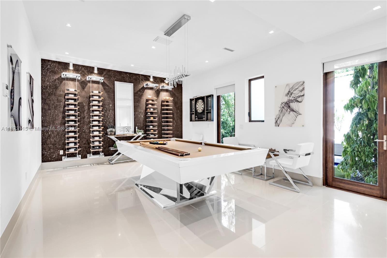 3009 Pine Tree Dr Miami Beach, FL 33140 3009 Pine Tree Dr Miami Beach, FL 33140