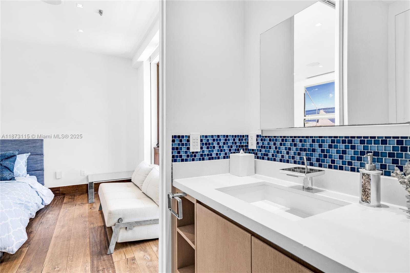 3009 Pine Tree Dr Miami Beach, FL 33140 3009 Pine Tree Dr Miami Beach, FL 33140