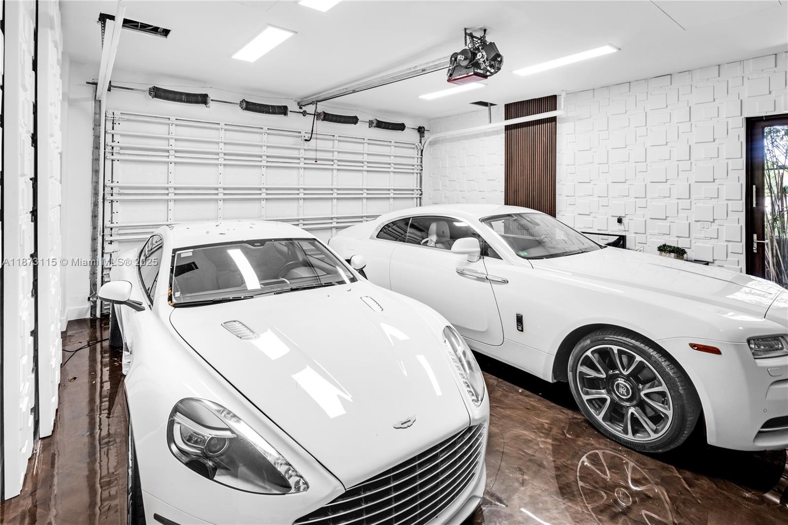 3009 Pine Tree Dr Miami Beach, FL 33140 3009 Pine Tree Dr Miami Beach, FL 33140