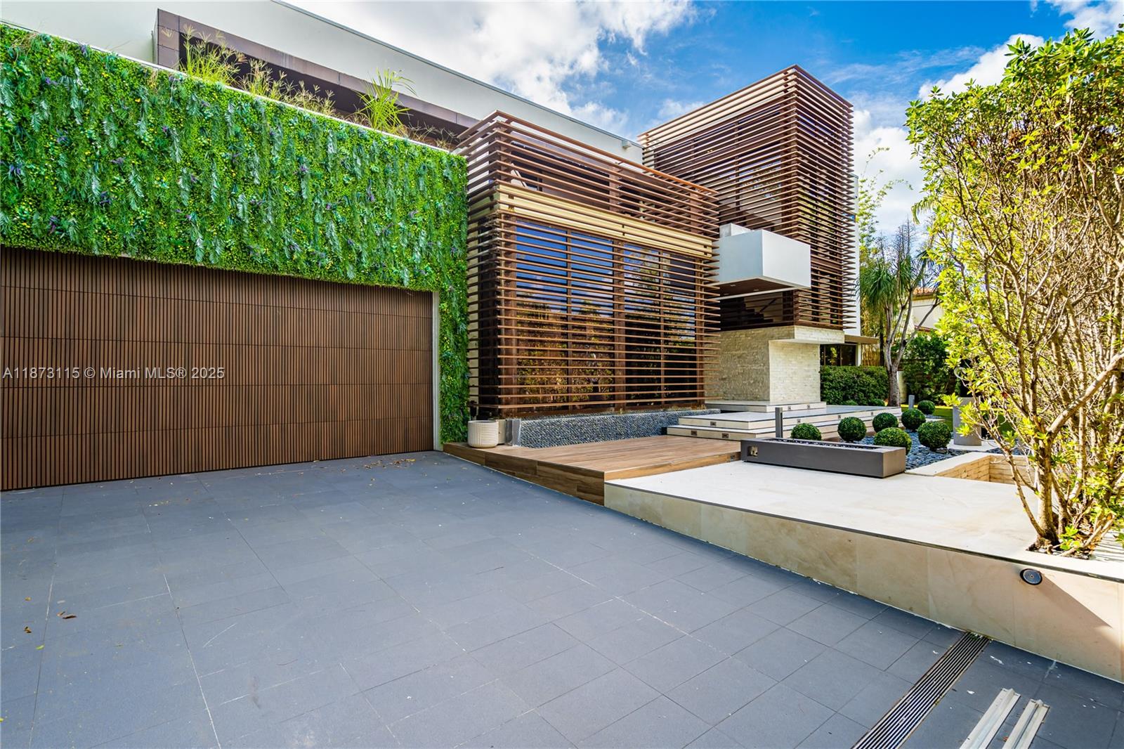 3009 Pine Tree Dr Miami Beach, FL 33140 3009 Pine Tree Dr Miami Beach, FL 33140