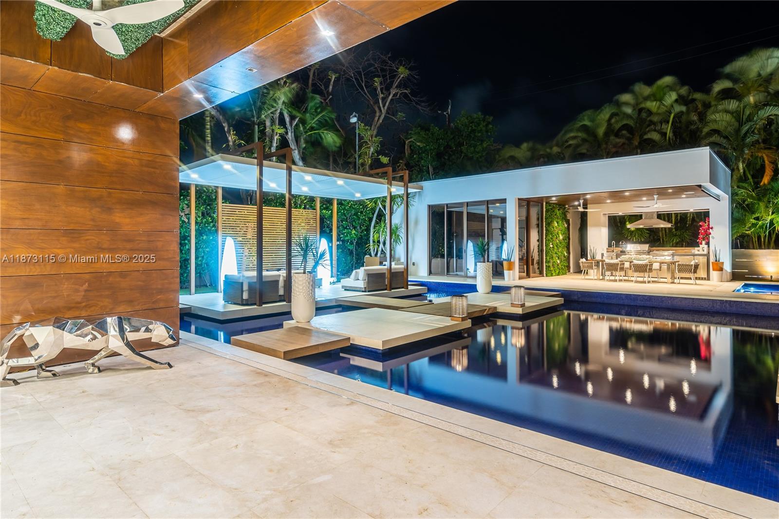 3009 Pine Tree Dr Miami Beach, FL 33140 3009 Pine Tree Dr Miami Beach, FL 33140