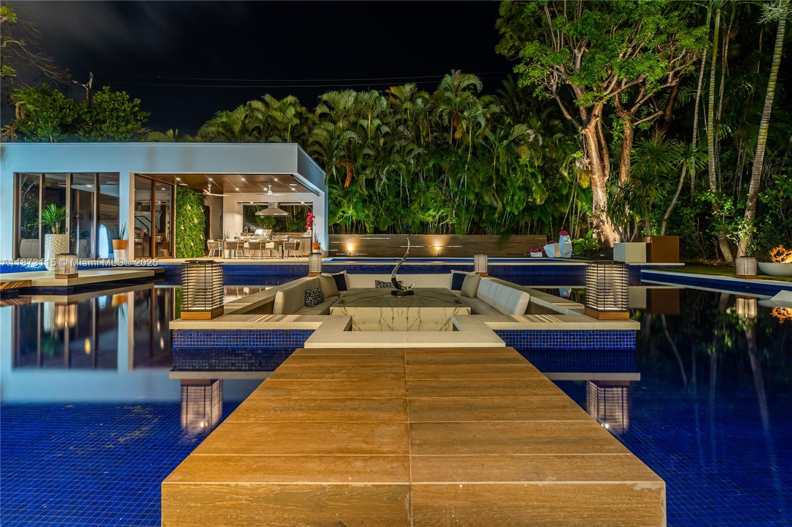 3009 Pine Tree Dr Miami Beach, FL 33140 3009 Pine Tree Dr Miami Beach, FL 33140