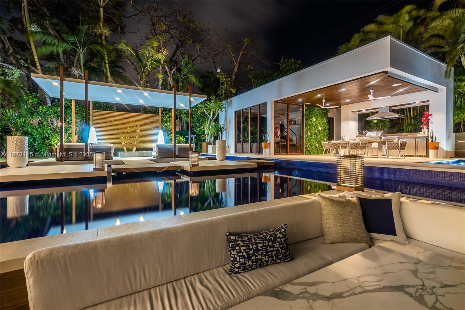 3009 Pine Tree Dr Miami Beach, FL 33140 3009 Pine Tree Dr Miami Beach, FL 33140