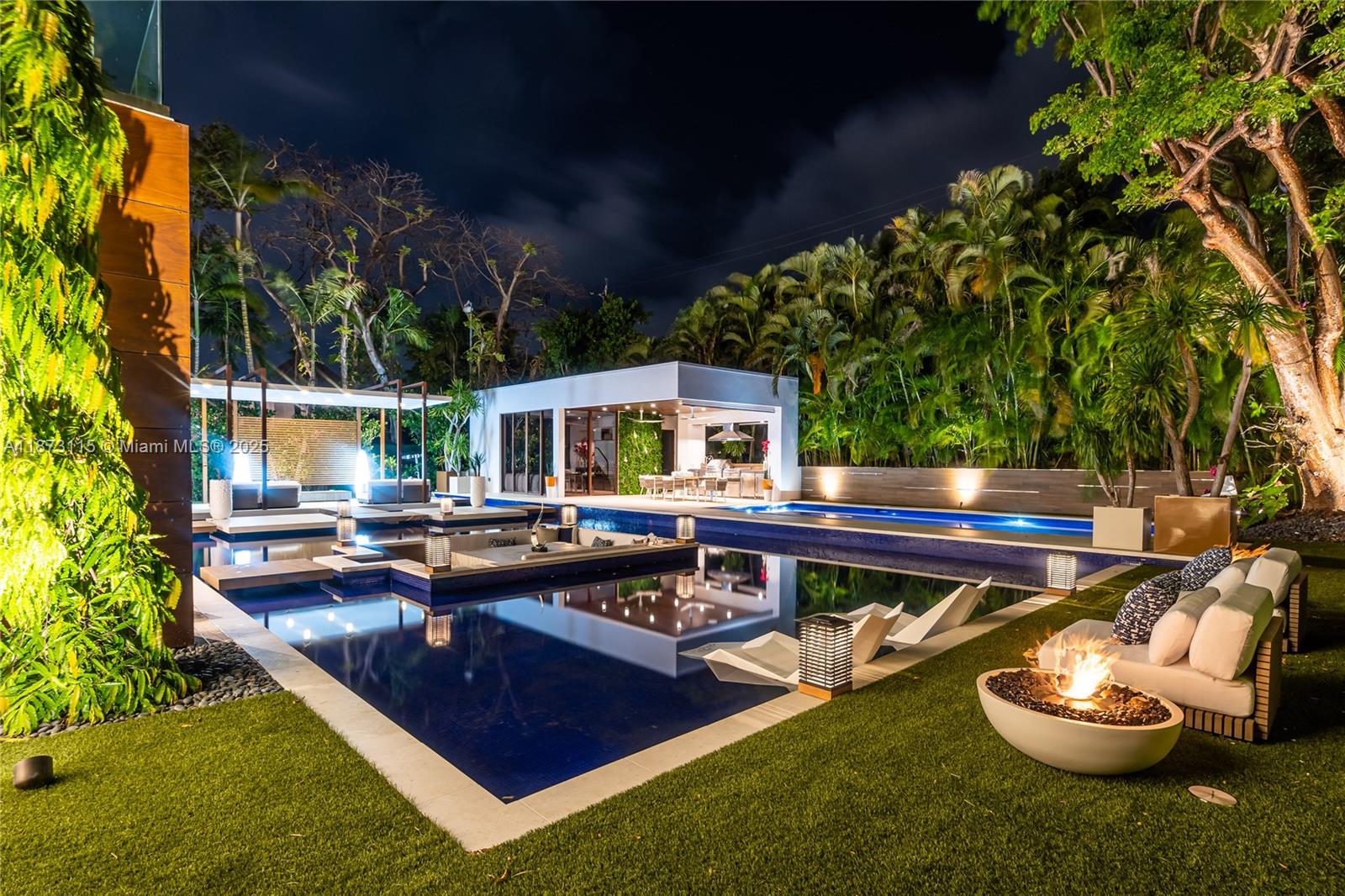 3009 Pine Tree Dr Miami Beach, FL 33140 3009 Pine Tree Dr Miami Beach, FL 33140
