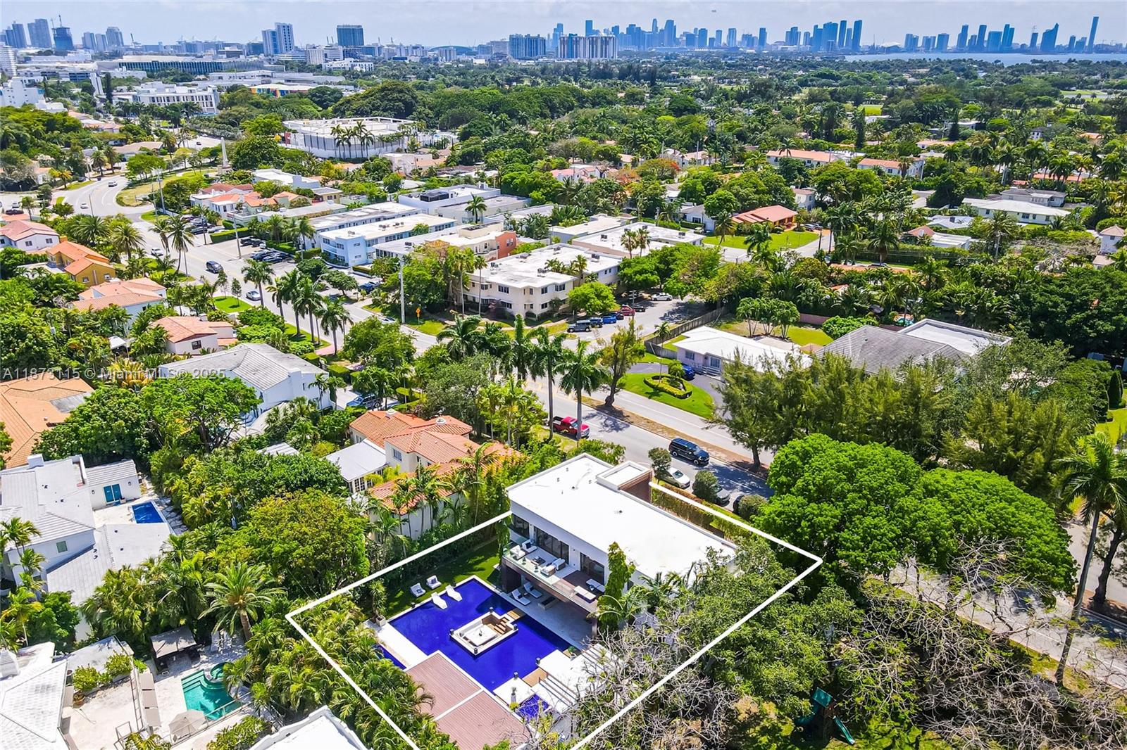 3009 Pine Tree Dr Miami Beach, FL 33140 3009 Pine Tree Dr Miami Beach, FL 33140