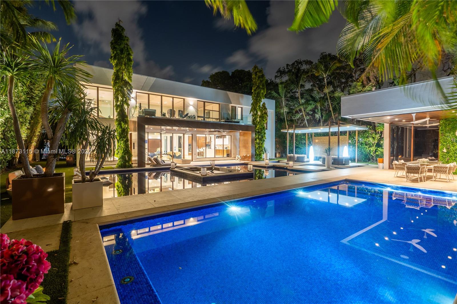 3009 Pine Tree Dr Miami Beach, FL 33140 3009 Pine Tree Dr Miami Beach, FL 33140