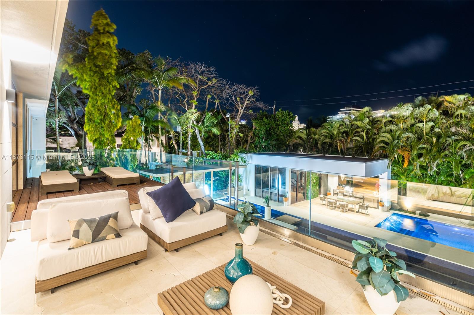 3009 Pine Tree Dr Miami Beach, FL 33140 3009 Pine Tree Dr Miami Beach, FL 33140