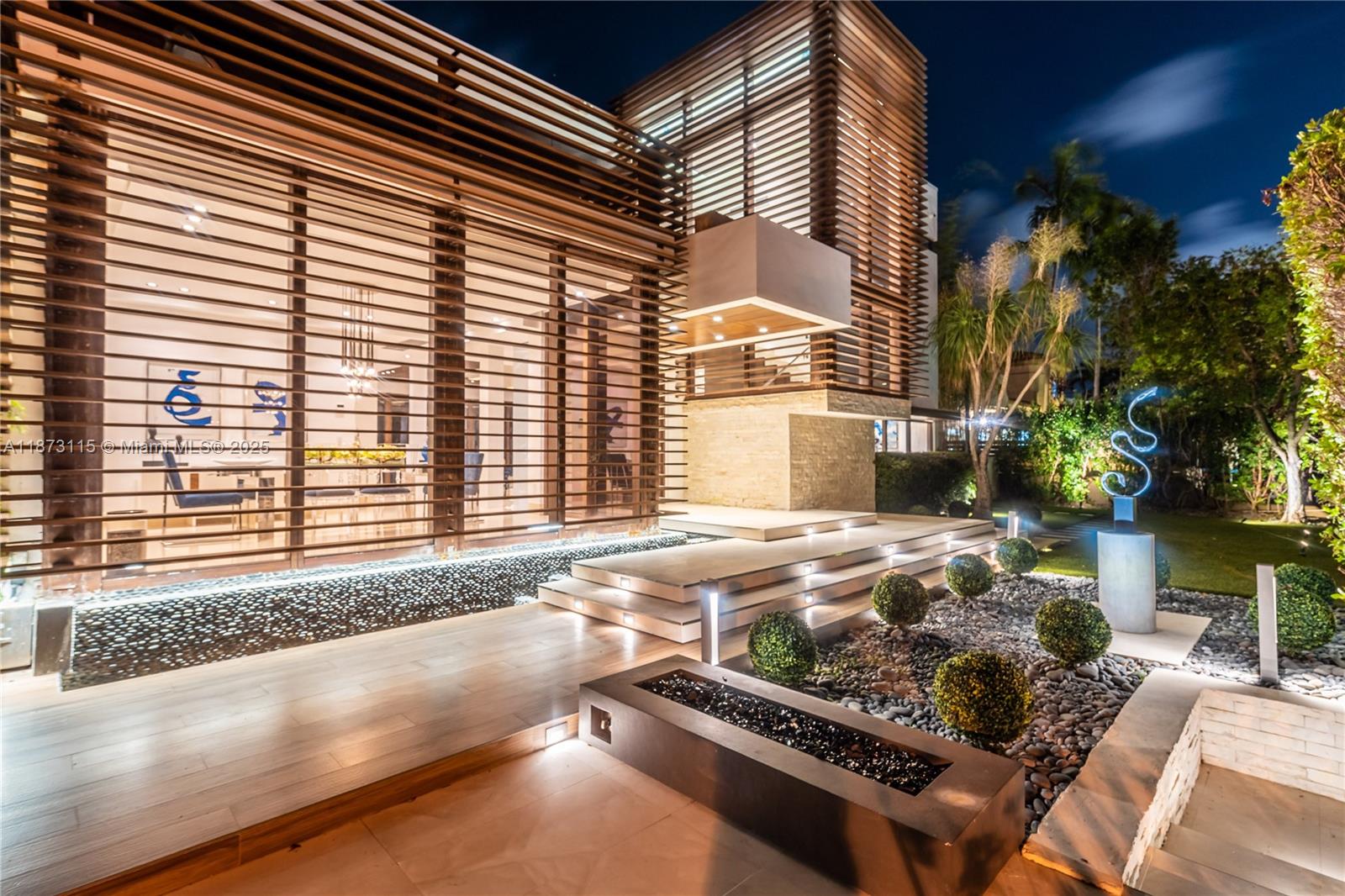 3009 Pine Tree Dr Miami Beach, FL 33140 3009 Pine Tree Dr Miami Beach, FL 33140