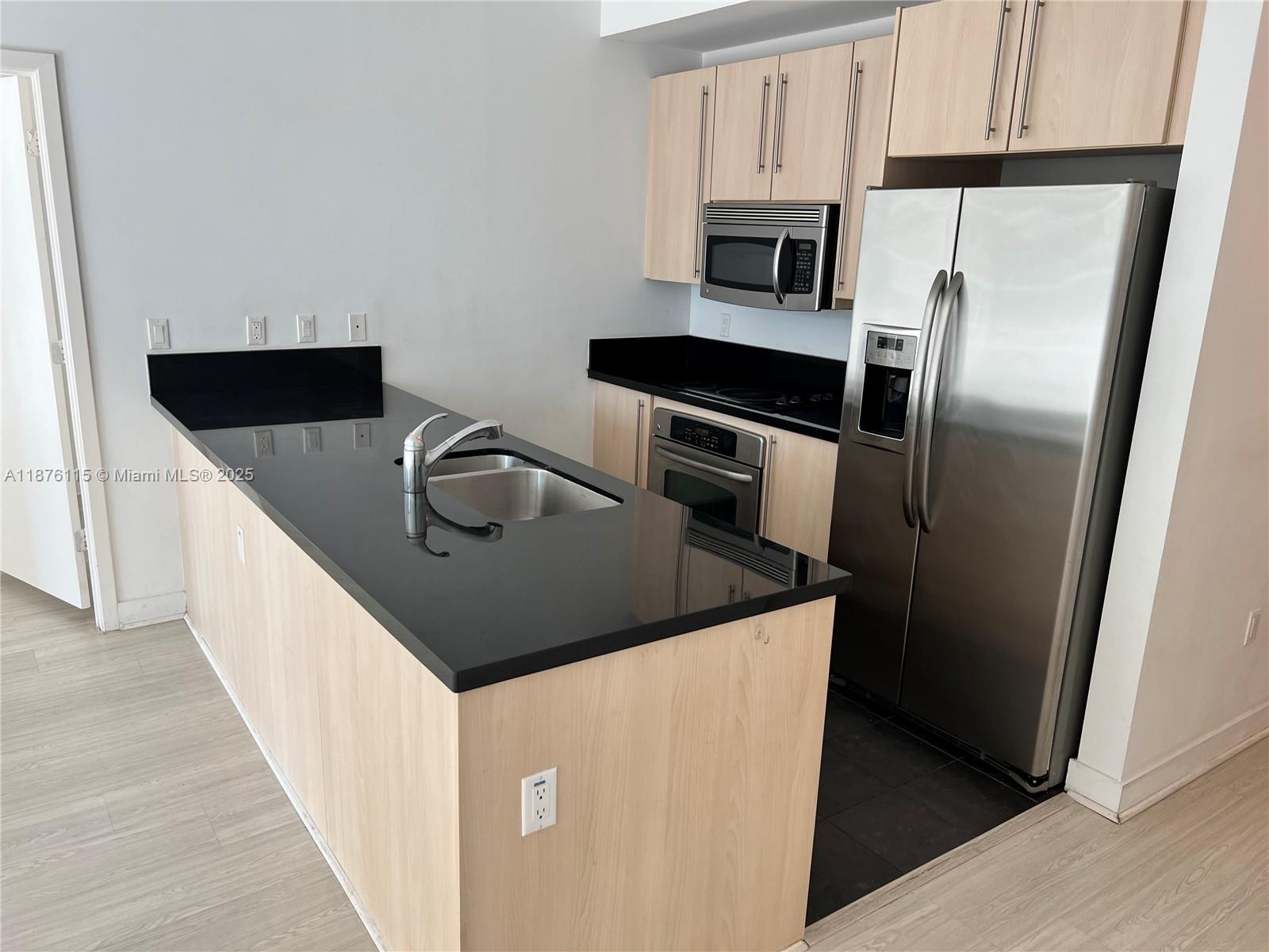 1111 SW 1st Ave #2816-N