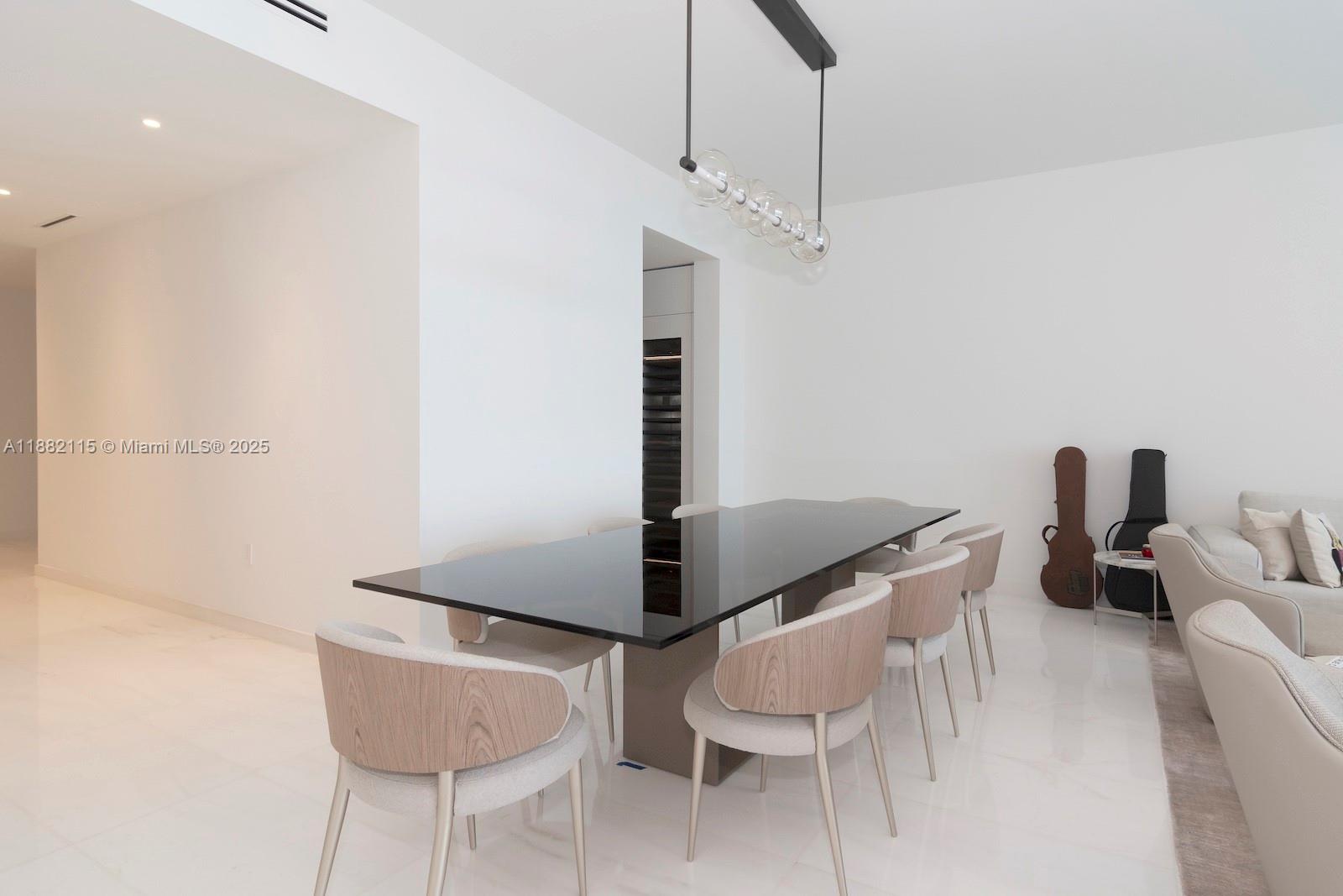 image Aston Martin Residences13