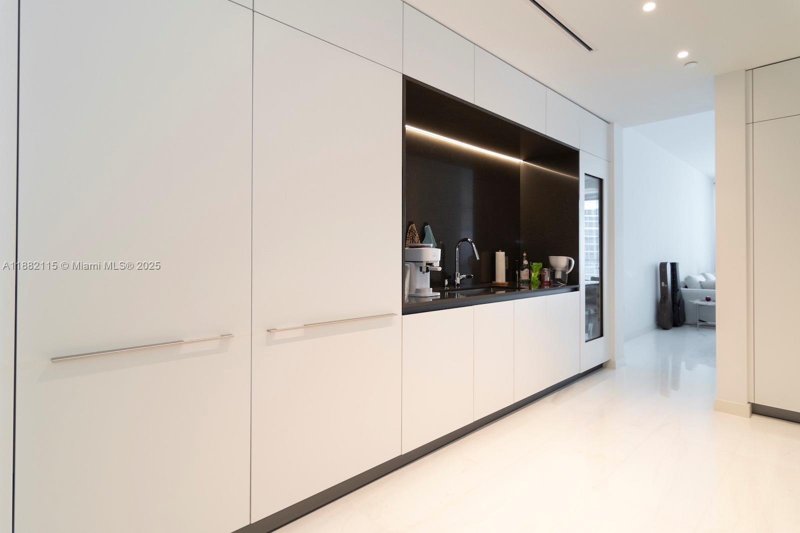 image Aston Martin Residences18