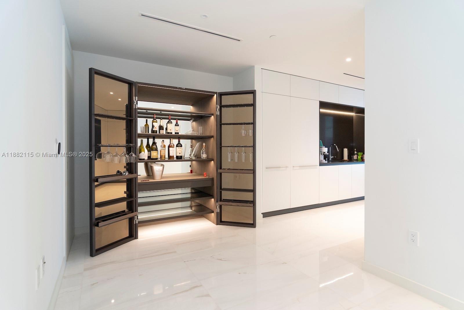 image Aston Martin Residences19