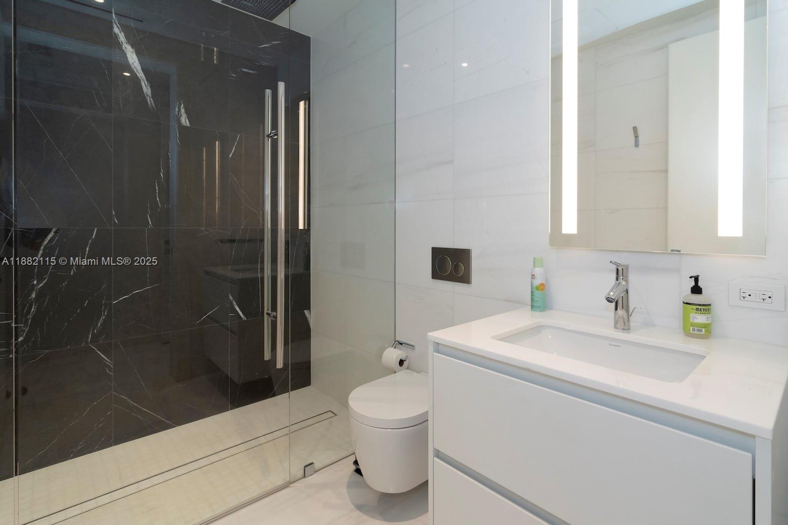 image Aston Martin Residences27