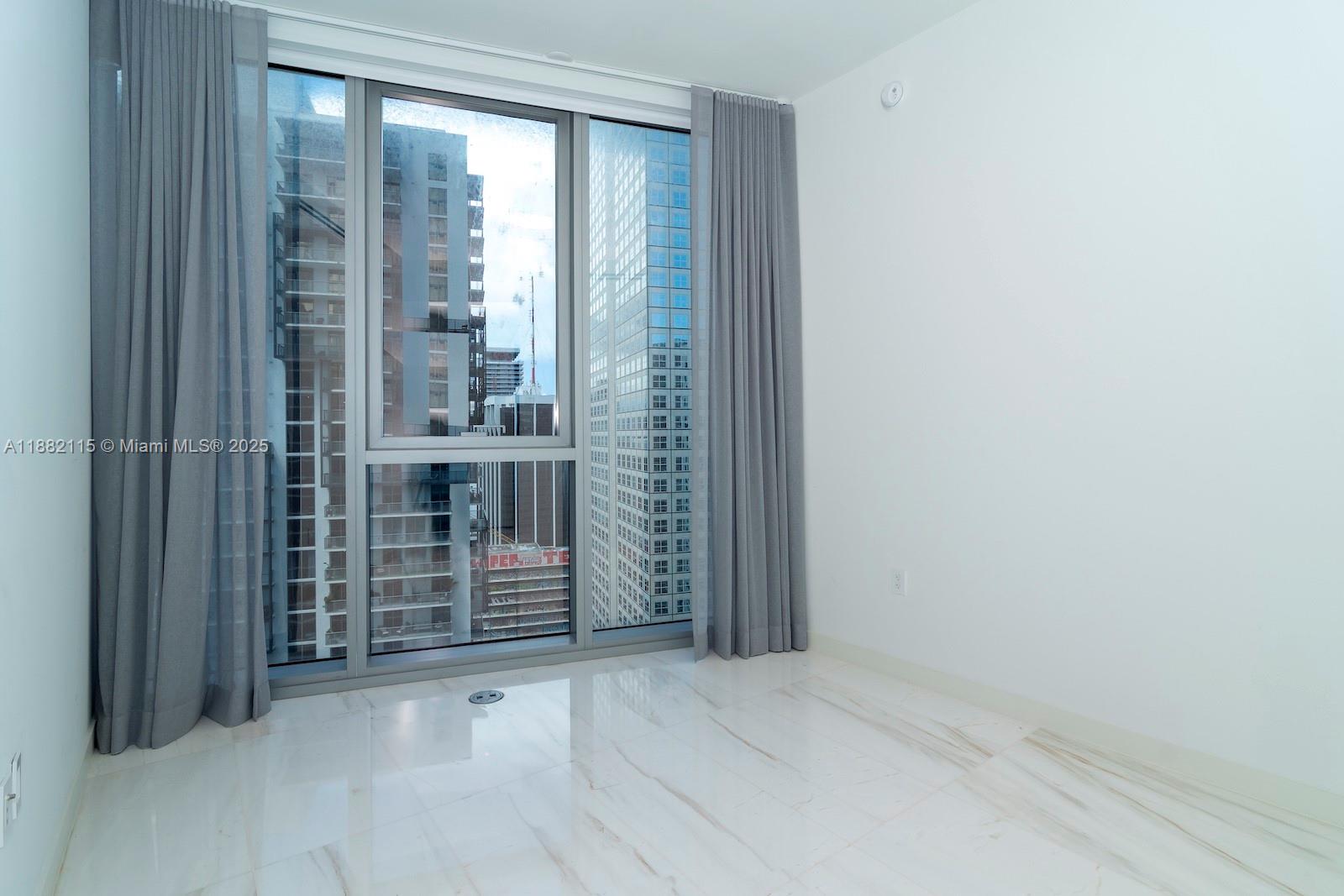 image Aston Martin Residences28