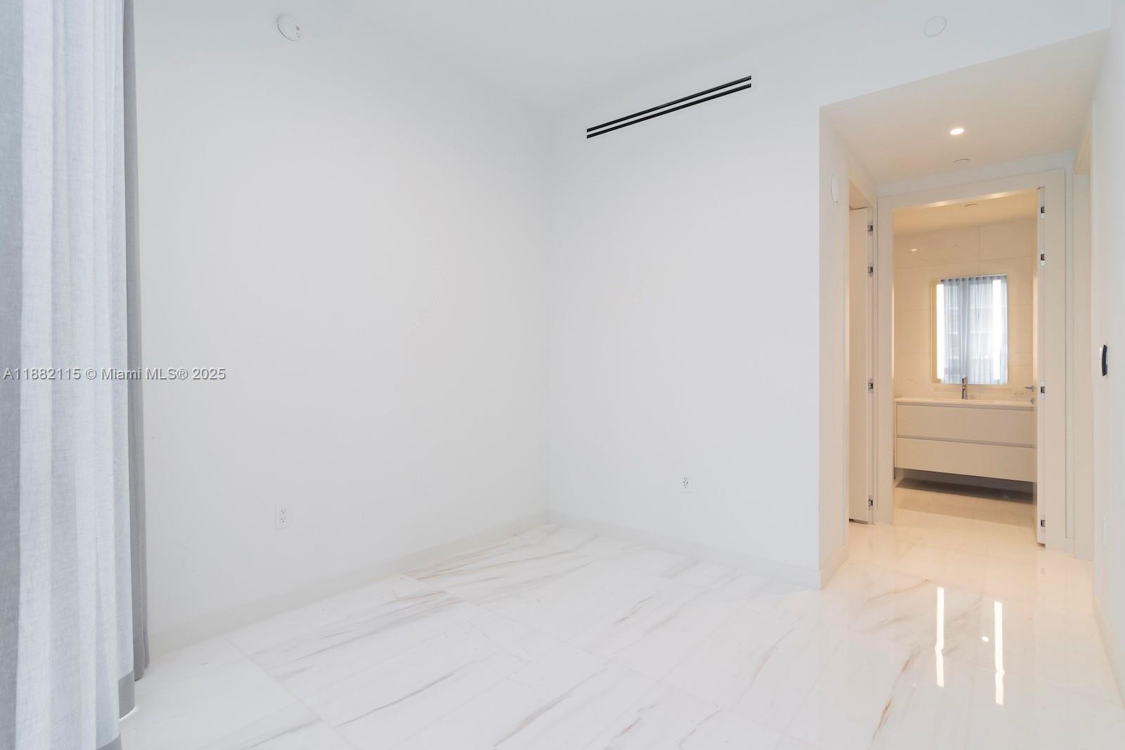 image Aston Martin Residences31