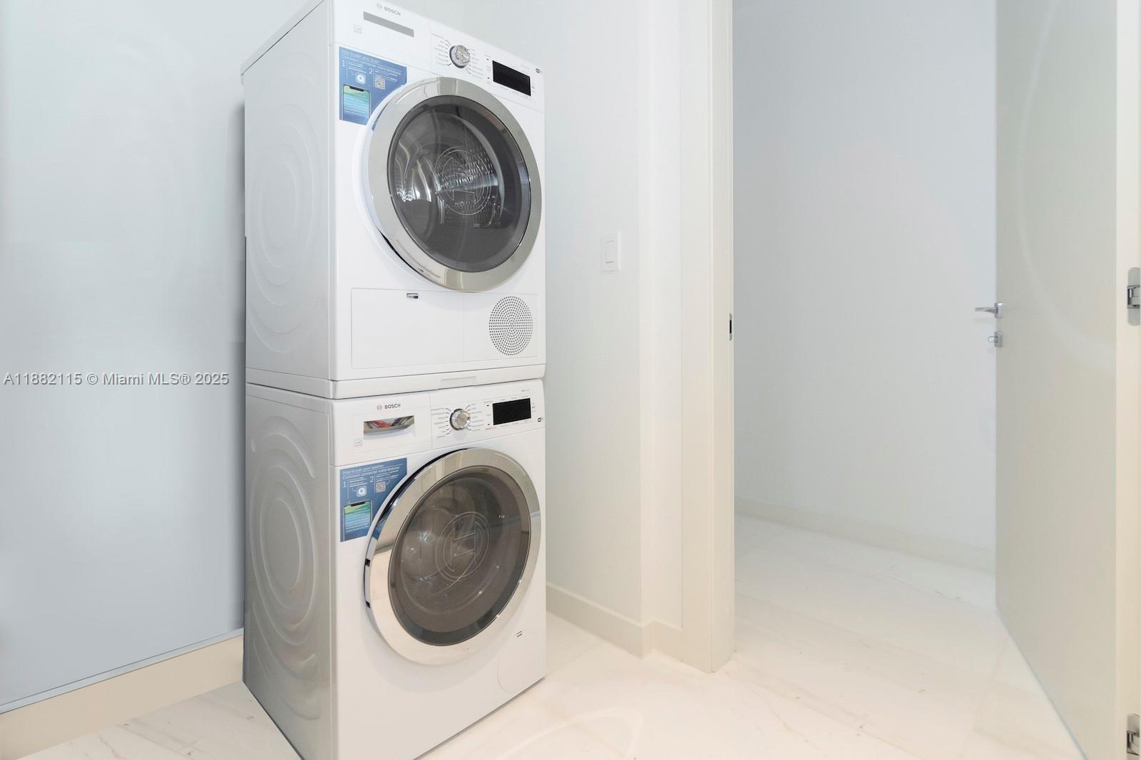 image Aston Martin Residences35