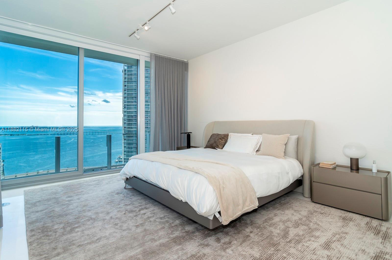 image Aston Martin Residences39