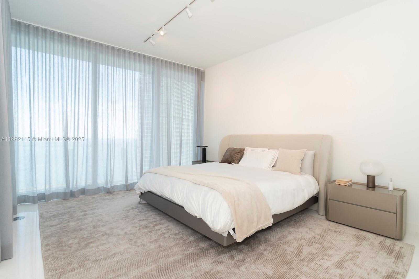 image Aston Martin Residences40