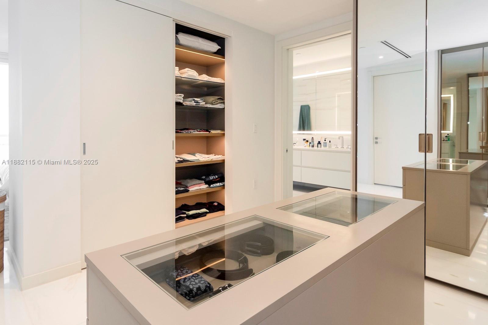 image Aston Martin Residences46