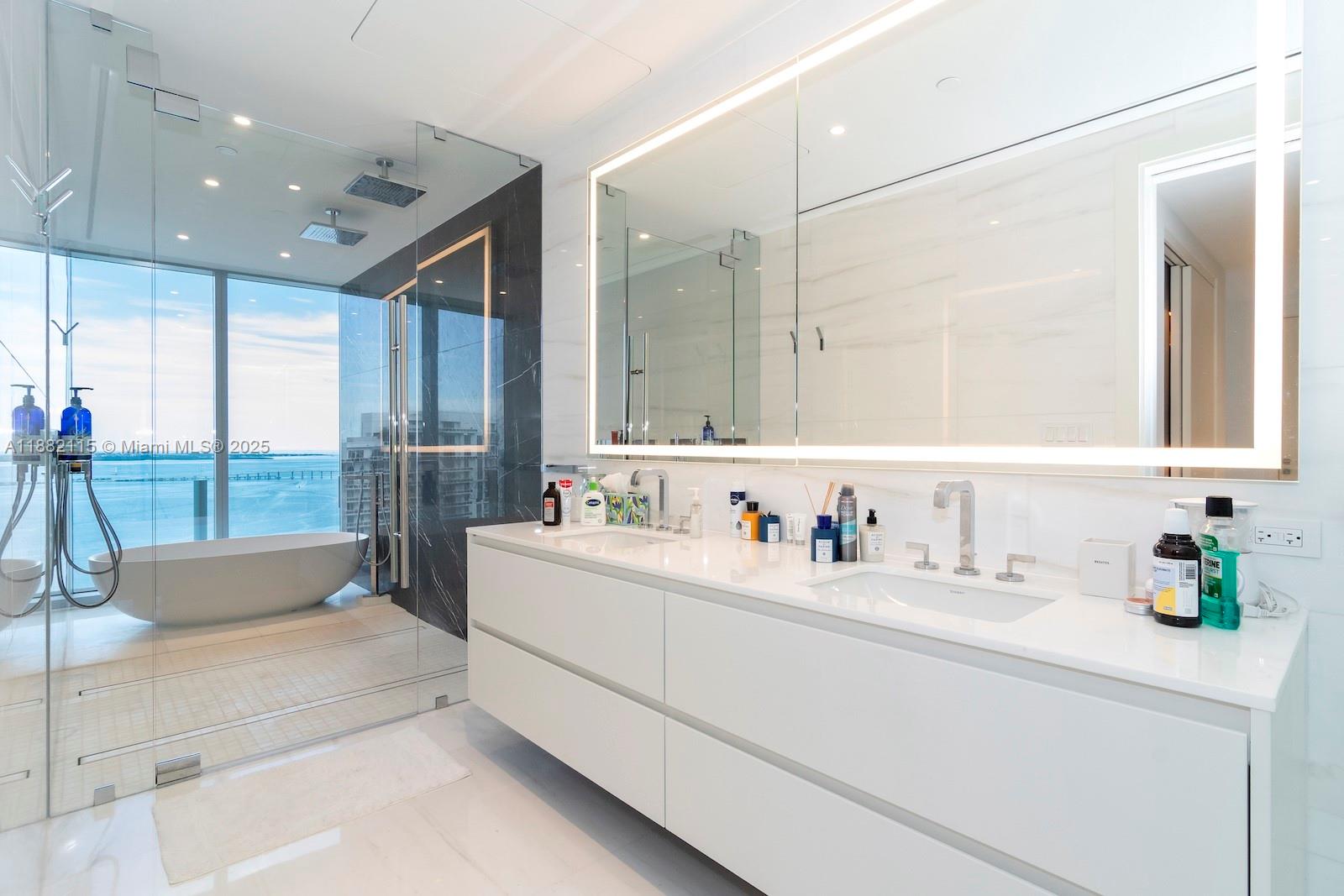 image Aston Martin Residences47