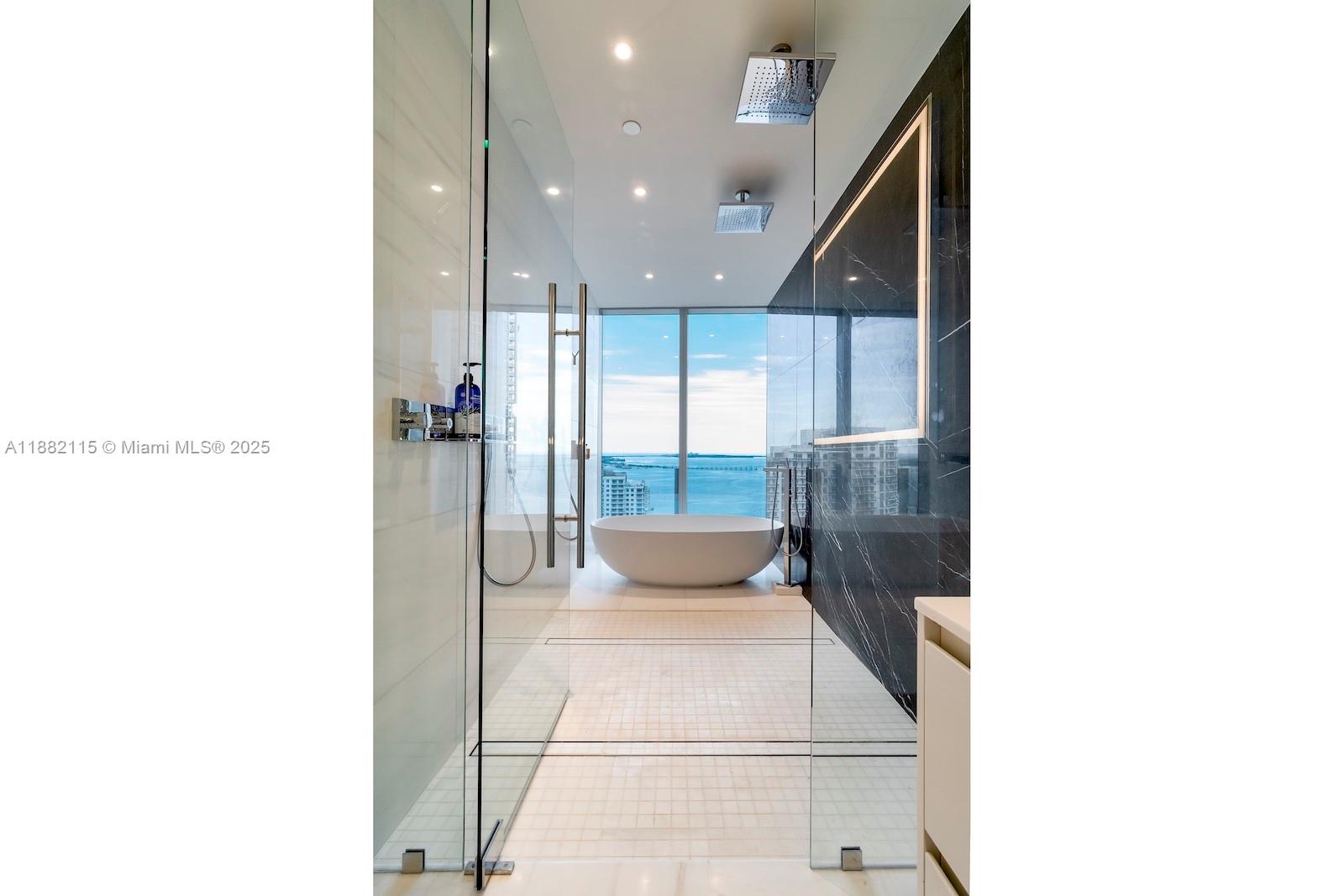 image Aston Martin Residences49